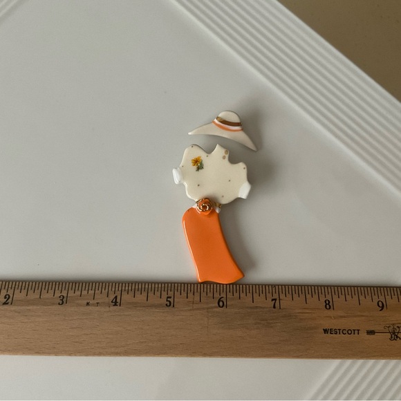 2-Piece Hat and Dress Artisan Pin Brooch 👒 - Picture 4 of 4